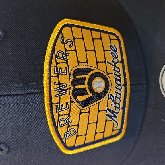 NWT Milwaukee Brewers Snapback Trucker Hat Cap - Picture 2 of 12